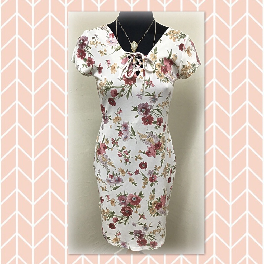 Fitted ivory floral laceup dress